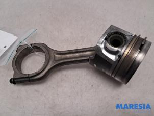 Gebruikte Drijfstang Citroen C4 Picasso (3D/3E) 1.6 e-HDi 115 Prijs € 50,00 Margeregeling aangeboden door Maresia Parts