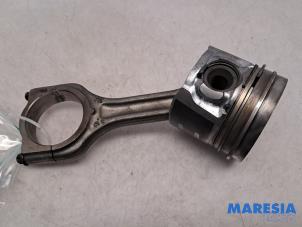 Gebruikte Drijfstang Citroen C4 Picasso (3D/3E) 1.6 e-HDi 115 Prijs € 50,00 Margeregeling aangeboden door Maresia Parts