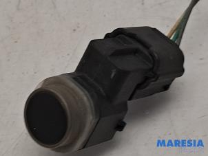 Gebruikte Sensor PDC Renault Megane III Grandtour (KZ) 2.0 16V CVT Prijs € 19,50 Margeregeling aangeboden door Maresia Parts