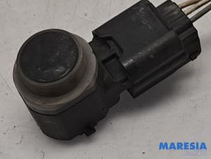 Gebruikte Sensor PDC Renault Megane III Grandtour (KZ) 2.0 16V CVT Prijs € 19,50 Margeregeling aangeboden door Maresia Parts