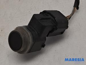 Gebruikte Sensor PDC Renault Megane III Grandtour (KZ) 2.0 16V CVT Prijs € 19,50 Margeregeling aangeboden door Maresia Parts
