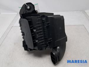 Gebruikte Luchtfilterhuis Renault Talisman Estate (RFDK) 1.6 Energy TCe 150 Prijs € 35,00 Margeregeling aangeboden door Maresia Parts