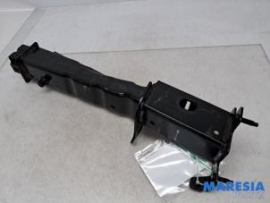 Gebruikte Frontdeel steun Renault Talisman Estate (RFDK) 1.6 Energy TCe 150 Prijs € 60,00 Margeregeling aangeboden door Maresia Parts