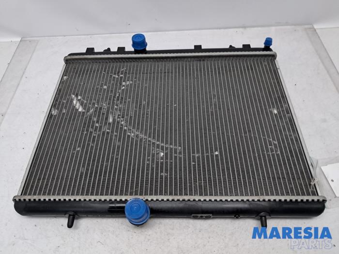 Gebruikte Radiateur Citroen C4 Picasso (UD/UE/UF) 1.6 16V THP Sensodrive Prijs € 30,00 Margeregeling aangeboden door Maresia Parts