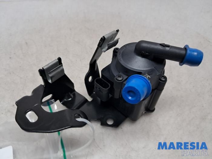 Gebruikte Waterpomp Citroen C4 Picasso (UD/UE/UF) 1.6 16V THP Sensodrive Prijs € 74,99 Margeregeling aangeboden door Maresia Parts