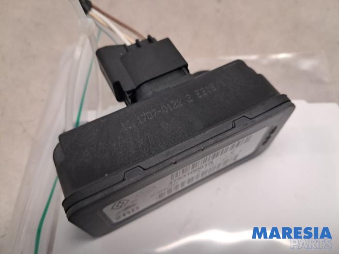 Gebruikte Computer esp Renault Megane III Grandtour (KZ) 2.0 16V CVT Prijs € 19,50 Margeregeling aangeboden door Maresia Parts