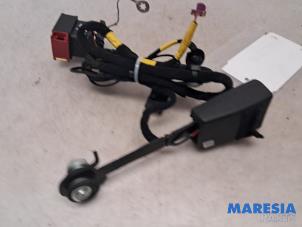 Gebruikte Veiligheidsgordel Insteek links-voor Alfa Romeo Giulietta (940) 1.4 TB 16V MultiAir Prijs € 50,00 Margeregeling aangeboden door Maresia Parts