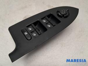 Gebruikte Combischakelaar ramen Alfa Romeo Giulietta (940) 1.4 TB 16V MultiAir Prijs € 120,00 Margeregeling aangeboden door Maresia Parts