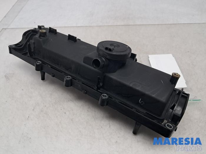 Gebruikte Kleppendeksel Renault Clio IV Estate/Grandtour (7R) 1.5 Energy dCi 90 FAP Prijs € 39,00 Margeregeling aangeboden door Maresia Parts