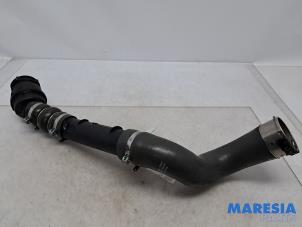 Gebruikte Intercooler Slang Renault Clio IV Estate/Grandtour (7R) 1.5 Energy dCi 90 FAP Prijs € 75,00 Margeregeling aangeboden door Maresia Parts