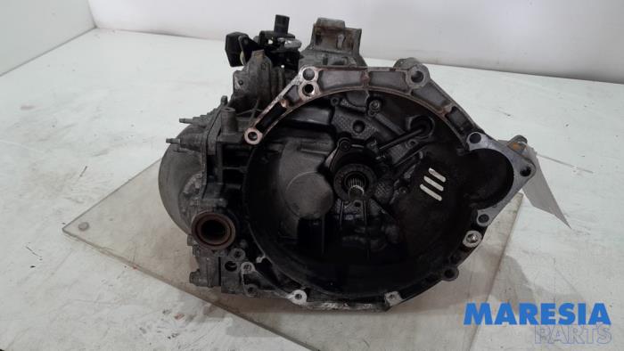 Versnellingsbak van een Peugeot Expert (V1/VA/VB/VE/VF/VT/VY) 2.0 Blue HDi 120 16V 2019