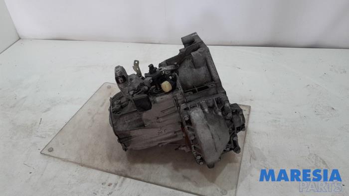 Versnellingsbak van een Peugeot Expert (V1/VA/VB/VE/VF/VT/VY) 2.0 Blue HDi 120 16V 2019