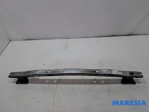 Gebruikte Bumperframe achter Renault Kangoo/Grand Kangoo (KW) 1.6 16V Prijs € 49,99 Margeregeling aangeboden door Maresia Parts