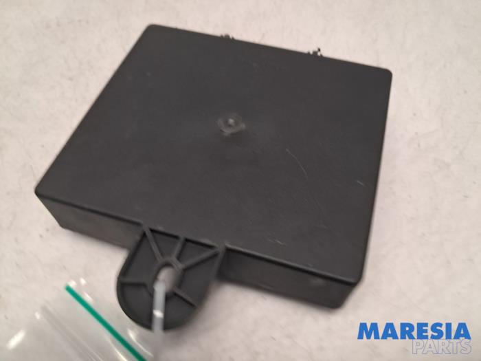 Gebruikte Computer Body Control Renault Clio IV Estate/Grandtour (7R) 1.5 Energy dCi 90 FAP Prijs € 69,99 Margeregeling aangeboden door Maresia Parts
