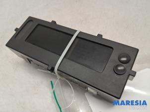 Gebruikte Display Interieur Renault Kangoo/Grand Kangoo (KW) 1.6 16V Prijs € 25,00 Margeregeling aangeboden door Maresia Parts