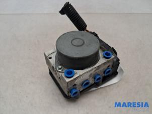 Gebruikte ABS Pomp Renault Kangoo/Grand Kangoo (KW) 1.6 16V Prijs € 89,95 Margeregeling aangeboden door Maresia Parts