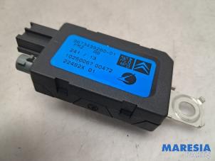 Gebruikte Antenne Versterker Peugeot 2008 (CU) 1.6 VTI 16V Prijs € 12,50 Margeregeling aangeboden door Maresia Parts