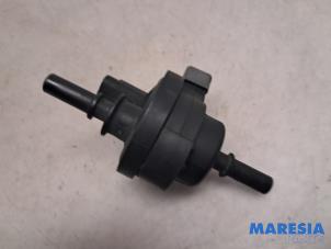 Gebruikte Vacuum ventiel Renault Kangoo/Grand Kangoo (KW) 1.6 16V Prijs € 15,00 Margeregeling aangeboden door Maresia Parts