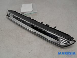 Gebruikte Extra Remlicht midden Peugeot 2008 (CU) 1.6 VTI 16V Prijs € 40,00 Margeregeling aangeboden door Maresia Parts