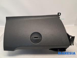 Gebruikte Dashboardkastje Renault Kangoo/Grand Kangoo (KW) 1.6 16V Prijs € 40,00 Margeregeling aangeboden door Maresia Parts