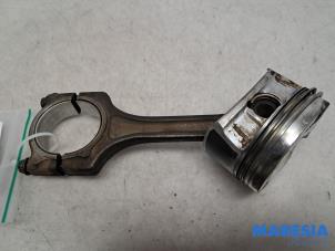 Gebruikte Drijfstang Peugeot 2008 (CU) 1.6 VTI 16V Prijs € 50,00 Margeregeling aangeboden door Maresia Parts