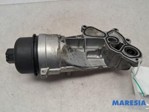 Gebruikte Oliefilterhouder Peugeot 2008 (CU) 1.6 VTI 16V Prijs € 54,99 Margeregeling aangeboden door Maresia Parts