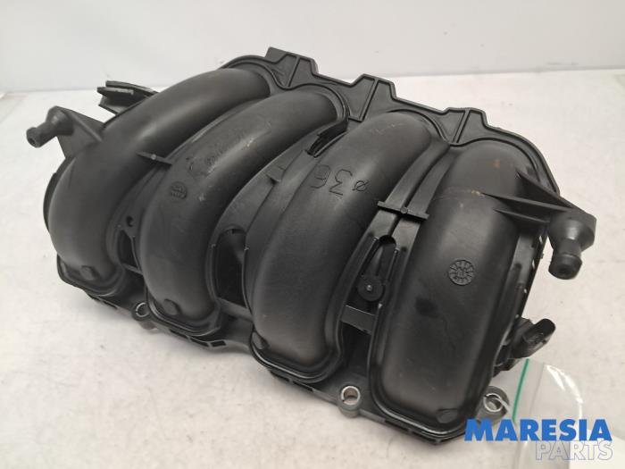 Gebruikte Spruitstuk Inlaat Peugeot 2008 (CU) 1.6 VTI 16V Prijs € 34,99 Margeregeling aangeboden door Maresia Parts