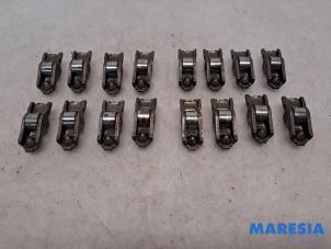 Gebruikte Tuimelaar Renault Kangoo/Grand Kangoo (KW) 1.6 16V Prijs € 30,00 Margeregeling aangeboden door Maresia Parts