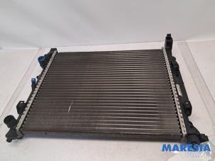 Gebruikte Radiateur Renault Kangoo/Grand Kangoo (KW) 1.6 16V Prijs € 35,00 Margeregeling aangeboden door Maresia Parts