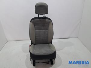 Gebruikte Stoel links Renault Kangoo/Grand Kangoo (KW) 1.6 16V Prijs € 200,00 Margeregeling aangeboden door Maresia Parts