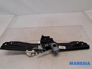 Gebruikte Ruitmechaniek 4Deurs rechts-voor Fiat 500L (199) 1.4 Turbo 16V Prijs € 65,00 Margeregeling aangeboden door Maresia Parts