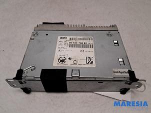 Gebruikte Radio Citroen C4 Cactus (0B/0P) 1.2 PureTech 82 12V Prijs € 180,00 Margeregeling aangeboden door Maresia Parts