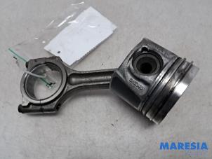 Gebruikte Zuiger Renault Trafic (1FL/2FL/3FL/4FL) 1.6 dCi 125 Twin Turbo Prijs € 90,75 Inclusief btw aangeboden door Maresia Parts