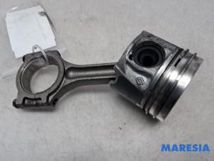 Gebruikte Zuiger Renault Trafic (1FL/2FL/3FL/4FL) 1.6 dCi 125 Twin Turbo Prijs € 90,75 Inclusief btw aangeboden door Maresia Parts