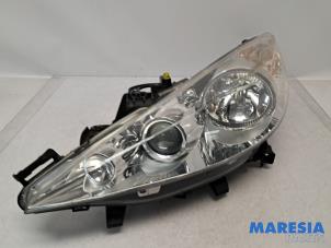 Gebruikte Koplamp links Peugeot 207 CC (WB) 1.6 16V THP Prijs € 75,00 Margeregeling aangeboden door Maresia Parts