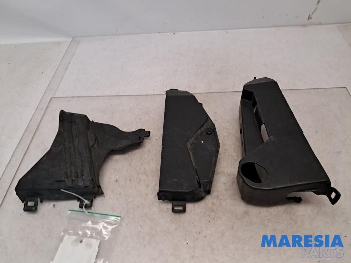 Gebruikte Distributiedeksel Renault Megane III Grandtour (KZ) 1.5 dCi 110 Prijs € 30,00 Margeregeling aangeboden door Maresia Parts