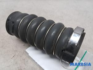 Gebruikte Intercooler Slang Peugeot 207 CC (WB) 1.6 16V THP Prijs € 20,00 Margeregeling aangeboden door Maresia Parts