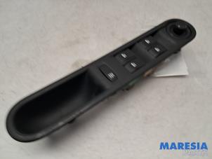 Gebruikte Combischakelaar ramen Renault Espace (JK) 2.0 16V Prijs € 30,00 Margeregeling aangeboden door Maresia Parts