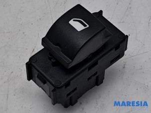 Gebruikte Ruit schakelaar elektrisch Citroen C3 (SC) 1.4 16V VTi Prijs € 15,00 Margeregeling aangeboden door Maresia Parts