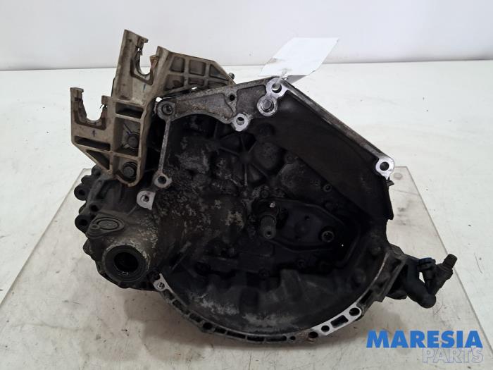 Gebruikte Versnellingsbak Peugeot 307 (3A/C/D) 1.4 16V Prijs € 249,99 Margeregeling aangeboden door Maresia Parts