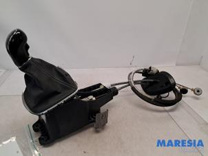 Gebruikte Versnellingspook Opel Astra K Sports Tourer 1.2 Turbo 12V Prijs € 60,00 Margeregeling aangeboden door Maresia Parts