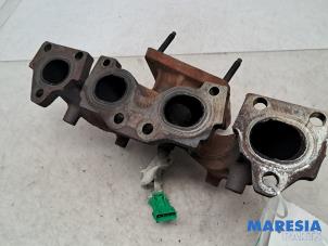Gebruikte Uitlaatspruitstuk Peugeot 307 (3A/C/D) 1.4 16V Prijs € 69,99 Margeregeling aangeboden door Maresia Parts