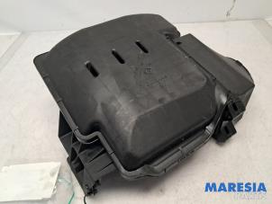 Gebruikte Luchtfilterhuis Renault Espace (JK) 2.0 16V Prijs € 25,00 Margeregeling aangeboden door Maresia Parts