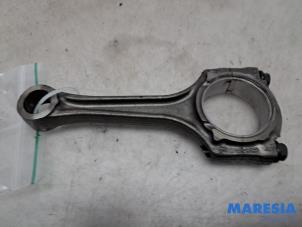 Gebruikte Drijfstang Alfa Romeo Giulietta (940) 1.4 TB 16V MultiAir Prijs € 45,00 Margeregeling aangeboden door Maresia Parts