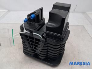 Gebruikte Koolstoffilter Opel Astra K Sports Tourer 1.2 Turbo 12V Prijs € 30,00 Margeregeling aangeboden door Maresia Parts