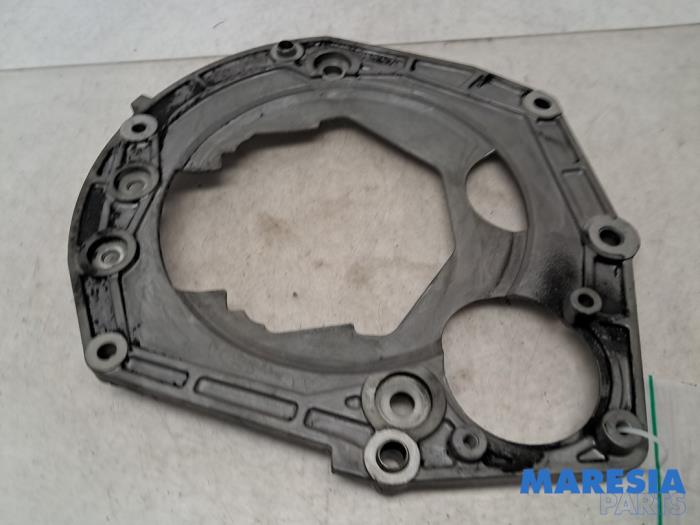 Gebruikte Tussenplaat motor Alfa Romeo Giulietta (940) 1.4 TB 16V MultiAir Prijs € 85,00 Margeregeling aangeboden door Maresia Parts