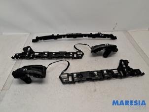 Gebruikte Bumpersteun midden-achter Opel Astra K Sports Tourer 1.2 Turbo 12V Prijs € 77,50 Margeregeling aangeboden door Maresia Parts