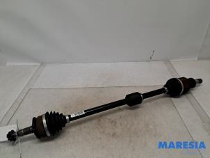 Gebruikte Aandrijfas rechts-voor Opel Astra K Sports Tourer 1.2 Turbo 12V Prijs € 190,00 Margeregeling aangeboden door Maresia Parts