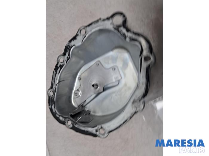 Gebruikte Versnellingsbakdeksel Peugeot Expert (V1/VA/VB/VE/VF/VT/VY) 1.6 Blue HDi 95 16V Prijs € 30,25 Inclusief btw aangeboden door Maresia Parts