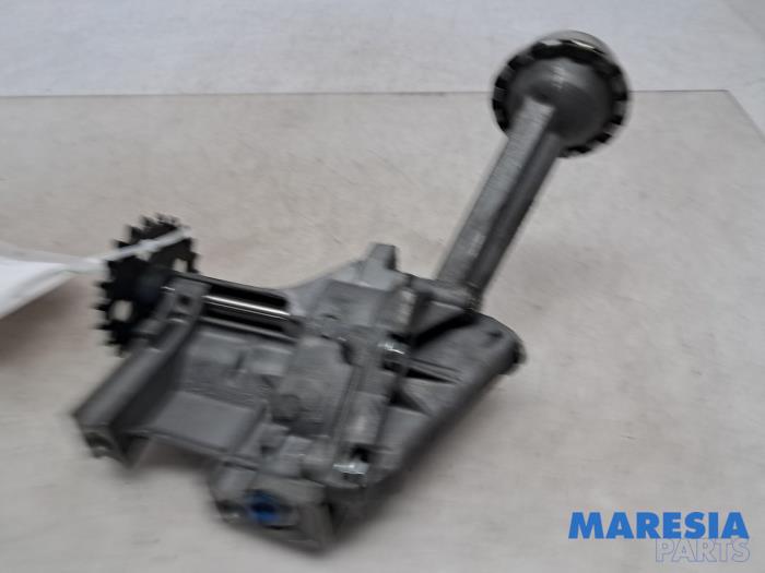 Gebruikte Oliepomp Renault Megane III Grandtour (KZ) 1.5 dCi 110 Prijs € 40,00 Margeregeling aangeboden door Maresia Parts